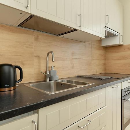 Tysiaclecia Studio Apartament Z Balkonem I Darmowym Parkingiem By Noclegi Renters คาโตวีตเซ ภายนอก รูปภาพ