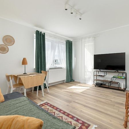 Tysiaclecia Studio Apartament Z Balkonem I Darmowym Parkingiem By Noclegi Renters คาโตวีตเซ ภายนอก รูปภาพ
